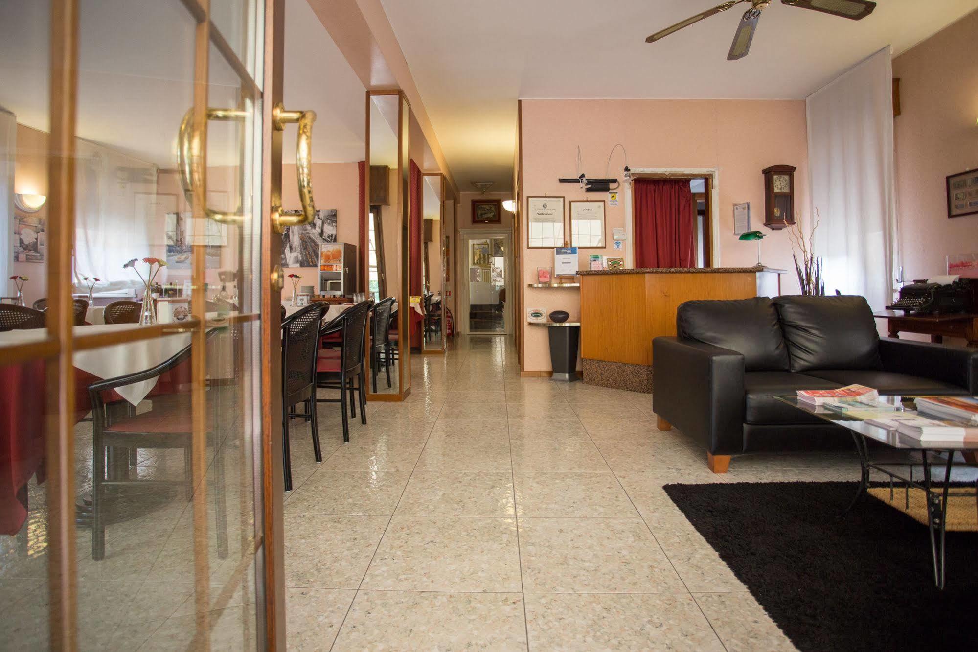 Hotel Benacus Bardolino Exterior photo